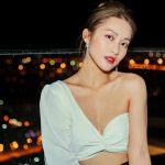 Vòng 1 “bốc hơi” nhưng Khả Ngân vẫn tự tin diện áo cắt xẻ sexy, vòng eo con kiến chiếm spotlight