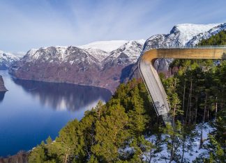 Nơi check-in tại các điểm du lịch nổi tiếng được thiết kế thế nào?