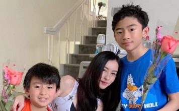 Trương Bá Chi lần đầu khoe ảnh cận mặt con trai thứ 3