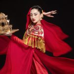 Lương Thuỳ Linh trình diễn múa mâm trong đêm chung kết Miss World 2019
