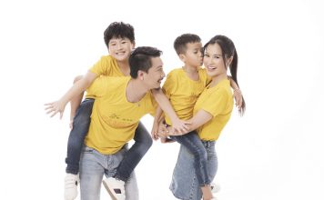 Nhóc tì nhà vợ chồng làng hài Hứa Minh Đạt – Lâm Vỹ Dạ khiến khán giả tan chảy vì bài văn tả Ba cực đáng yêu