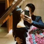 Nhật Lê khoe ảnh khóa môi bạn trai mới cực tình cảm nhưng món quà khủng ở bên cạnh mới thực sự gây chú ý