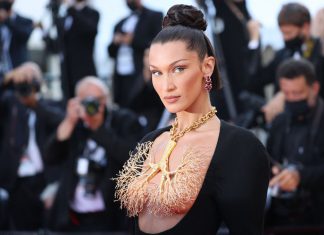 Cannes 2021 và những khoảnh khắc thời trang mê hoặc lòng người