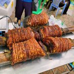Thịt quay đòn giòn rụm ở làng cổ Đường Lâm