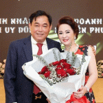 Vợ chồng CEO Nguyễn Phương Hằng có nên dừng Quỹ từ thiện?