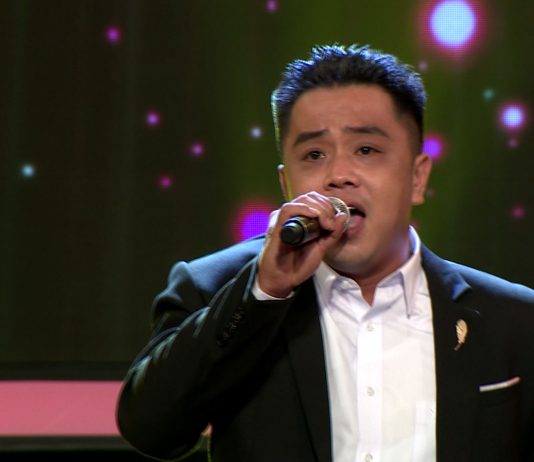 MC Quyền Linh rớt nước mắt với câu nói của vị trung úy: “Mẹ ơi, cố gắng thở vì con”